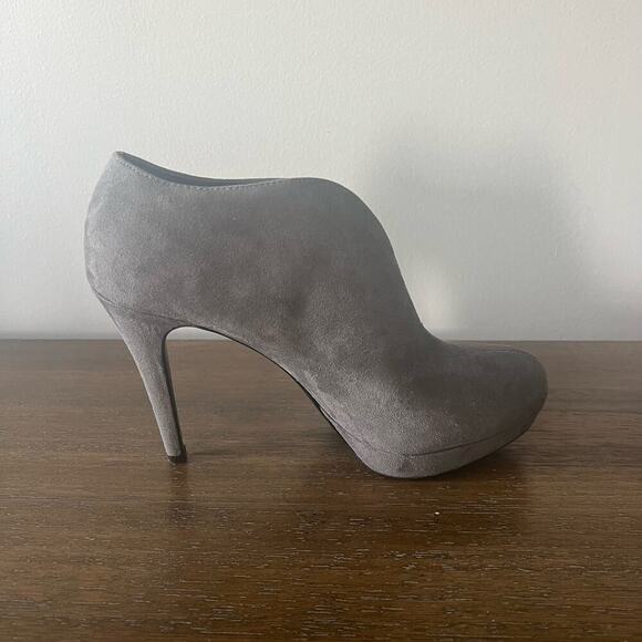 Audrey Brooke Woman’s Gray Suede Ankle Bootie Hi Heel Pumps- Size 9 - Picture 6 of 12